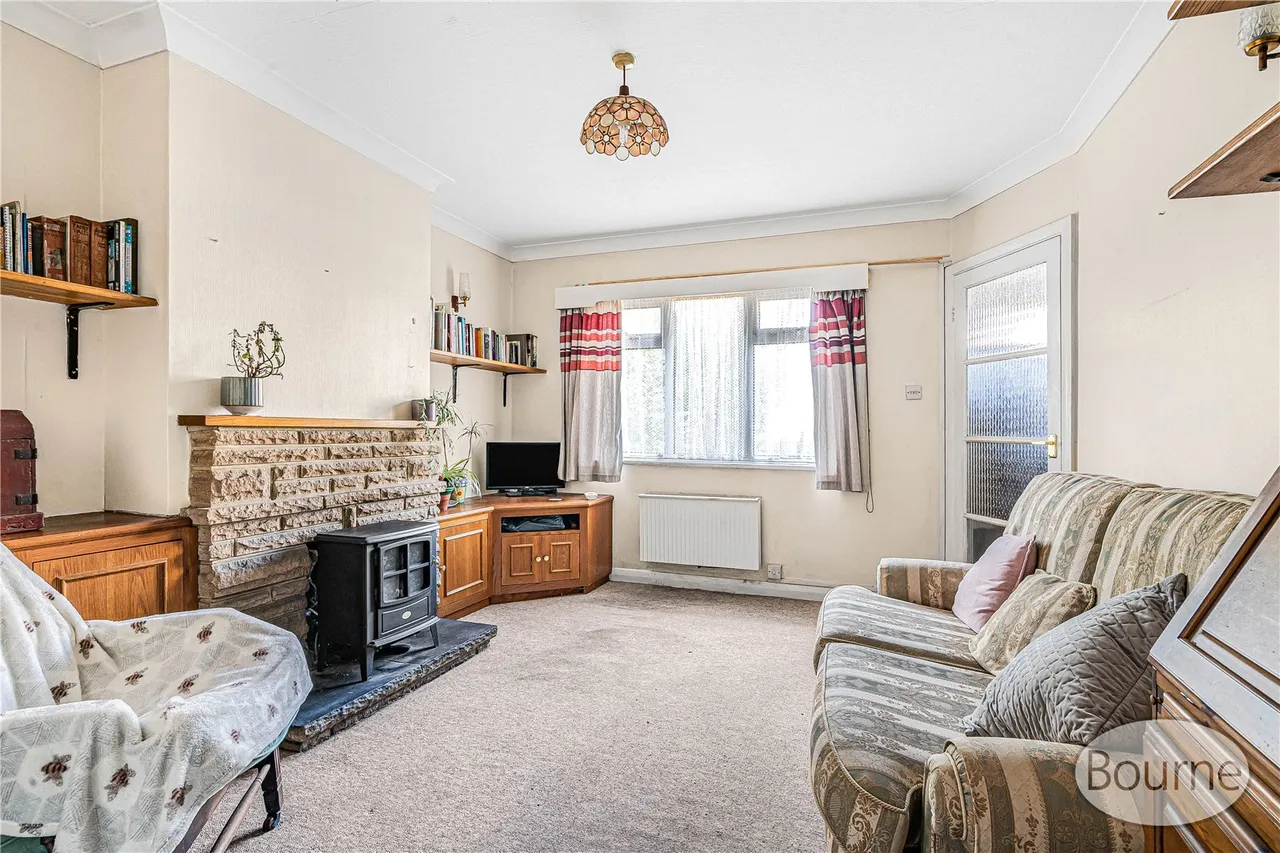 Sutton Avenue, St. John's, GU21, photo 2
