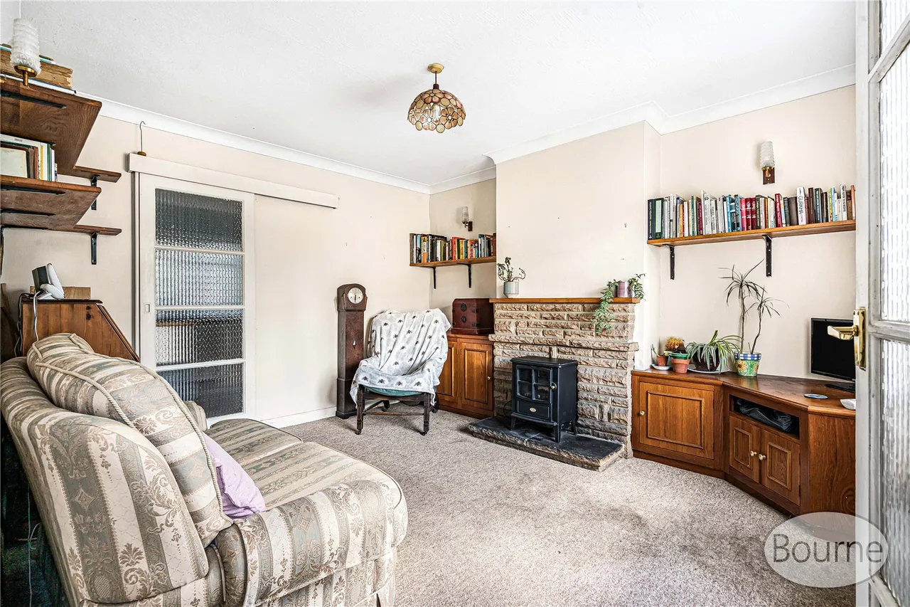 Sutton Avenue, St. John's, GU21, photo 7