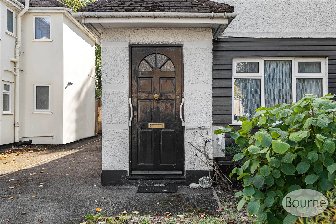 Sutton Avenue, St. John's, GU21, photo 14