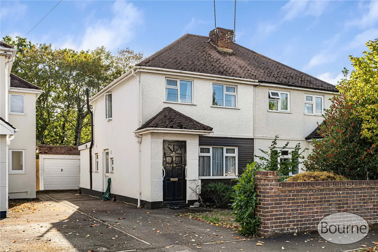 3 bed house for sale, Sutton Avenue, St. John's, GU21