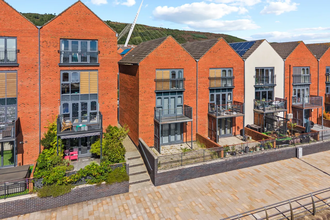 4 bed house for sale — Langdon Road, Mariners Walk, Swansea, SA1