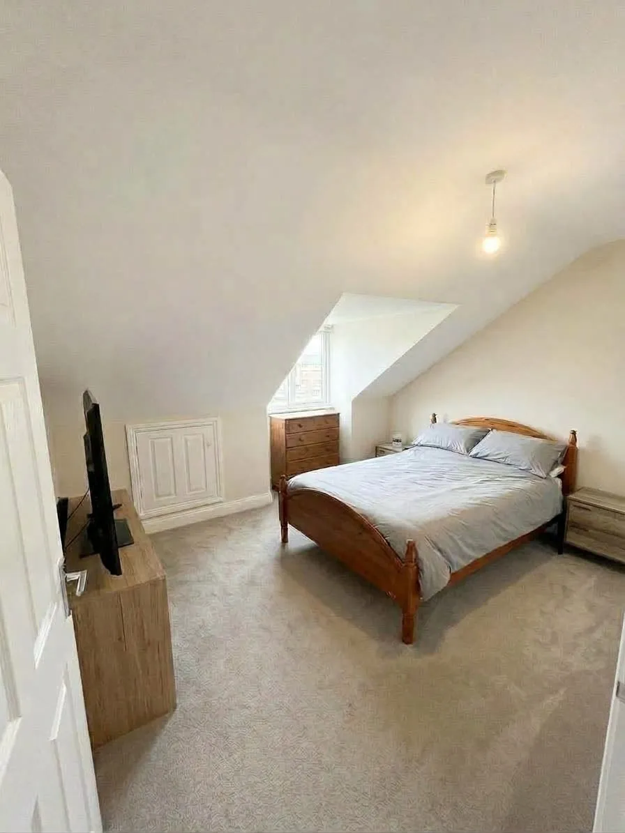 Small Lane, BS16, photo 4