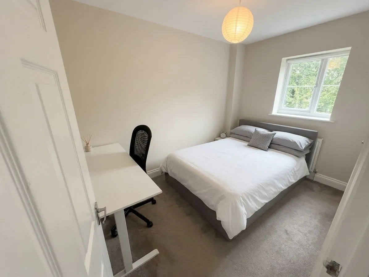 Small Lane, BS16, photo 8