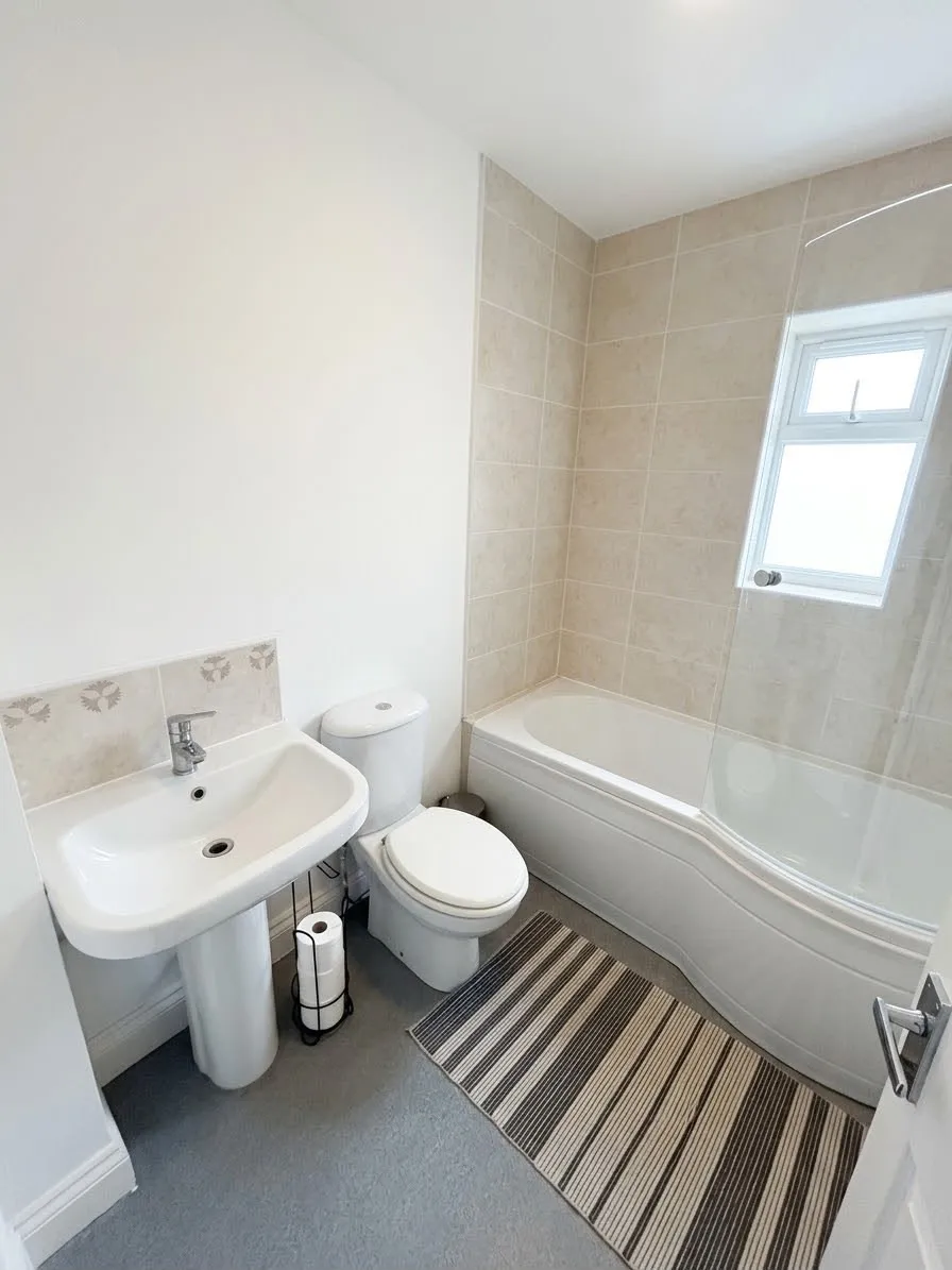 Small Lane, BS16, photo 3