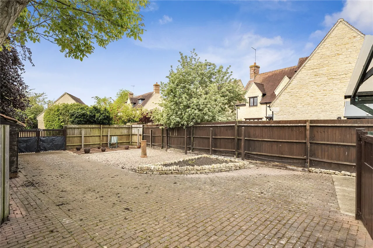 Chase Park Road, Yardley Hastings, NN7, photo 17
