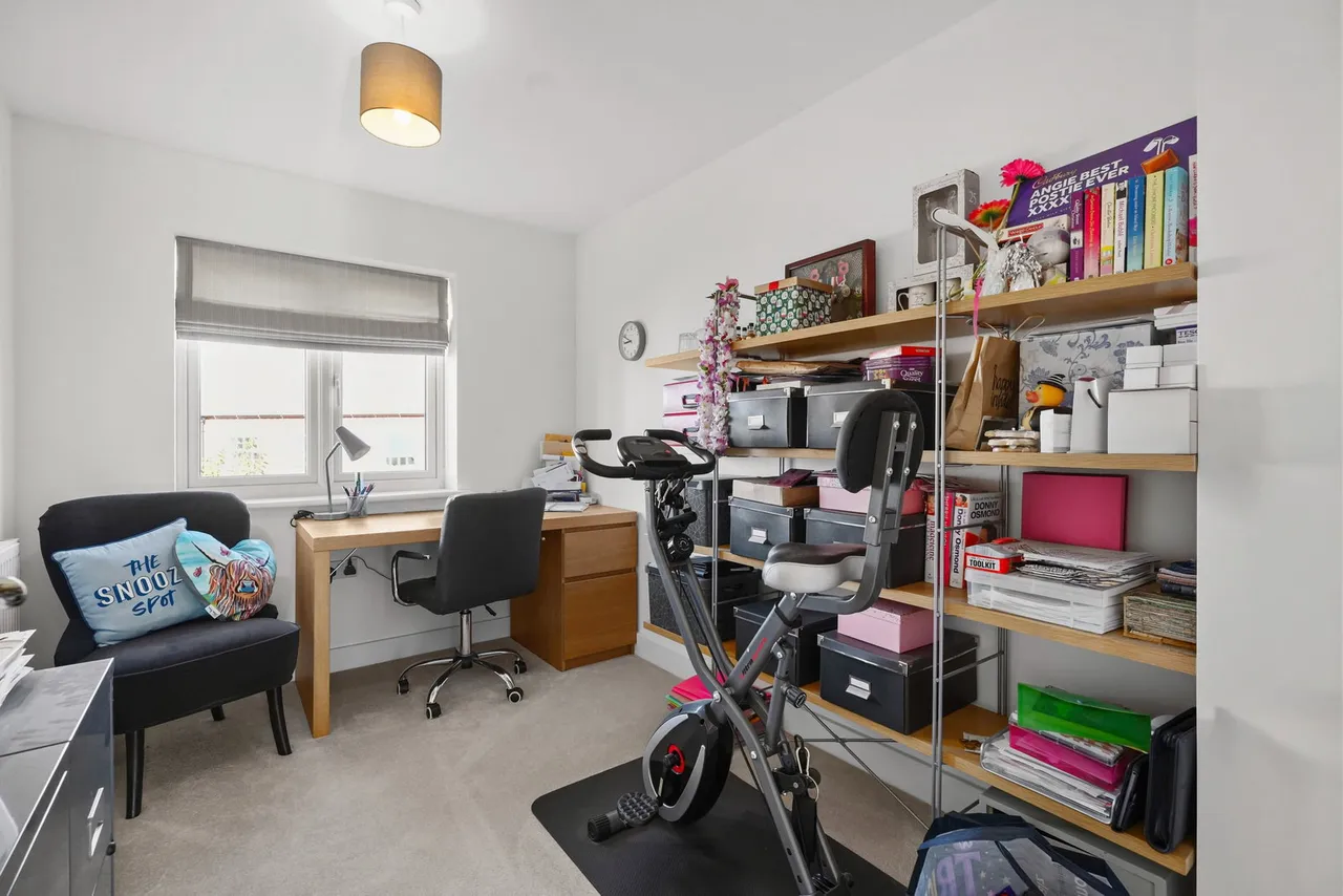 Harvington Crescent, Hanslope, MK19, photo 12