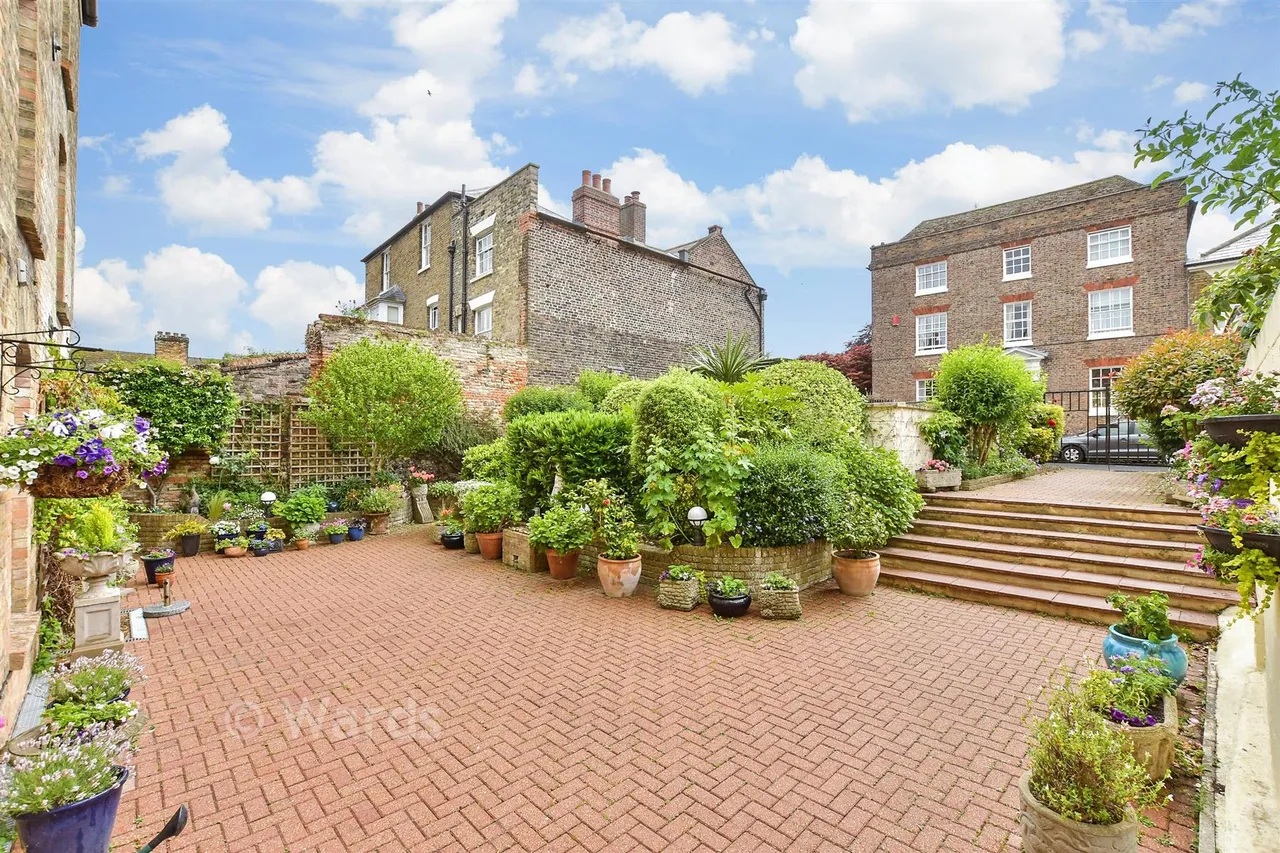Upper Strand Street, Sandwich, CT13, photo 13