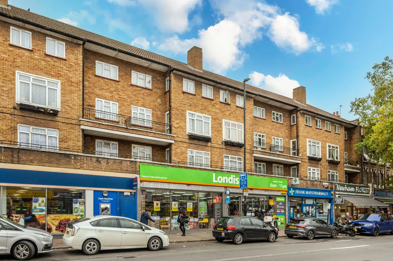 1 bed flat for sale — 28a Barking Road, London