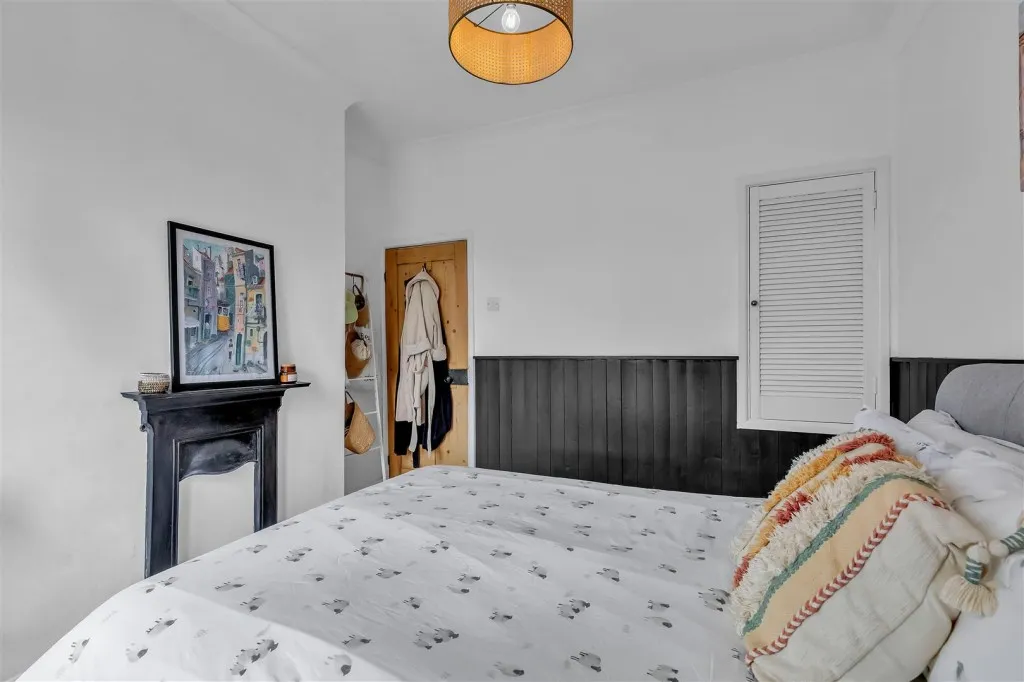 Crawley Road, Horsham, RH12, photo 7