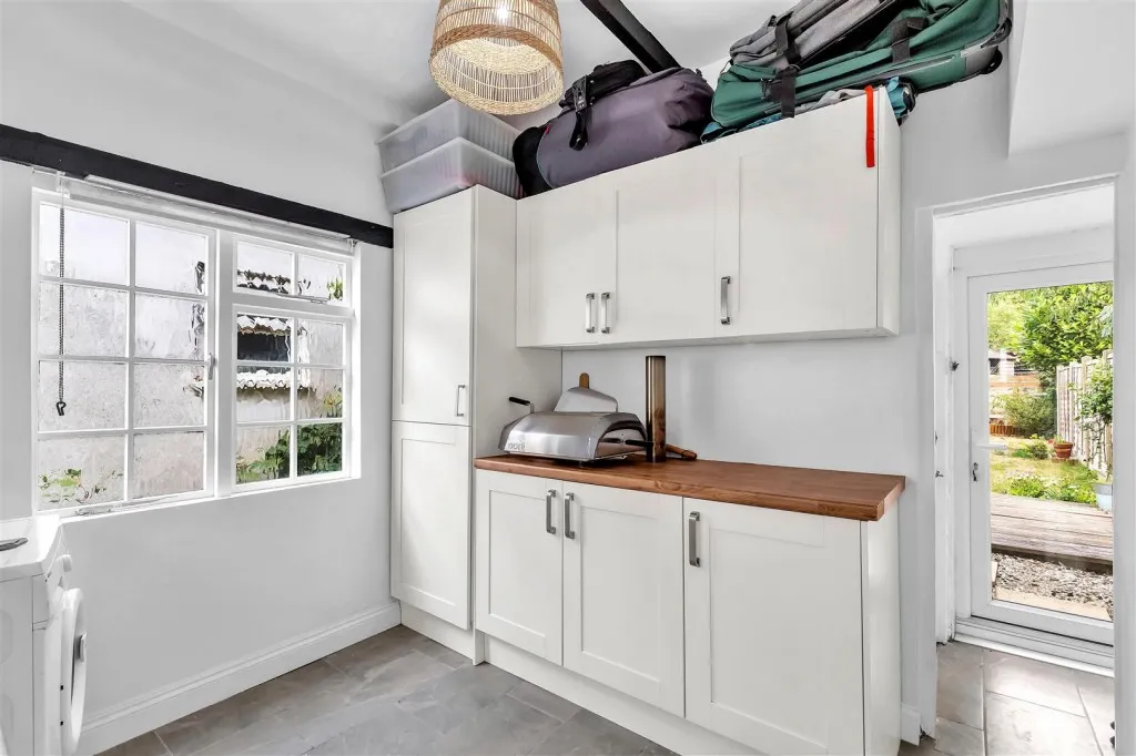 Crawley Road, Horsham, RH12, photo 15