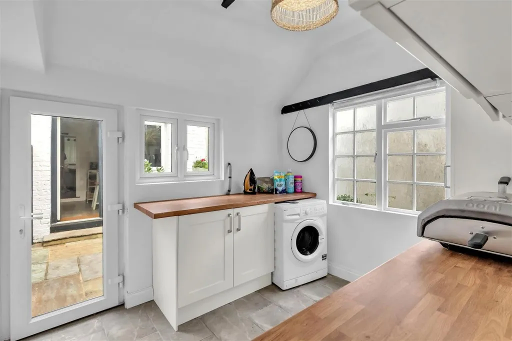 Crawley Road, Horsham, RH12, photo 14