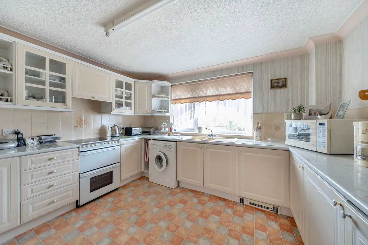 Lonsdale Close, Pinner, photo 3