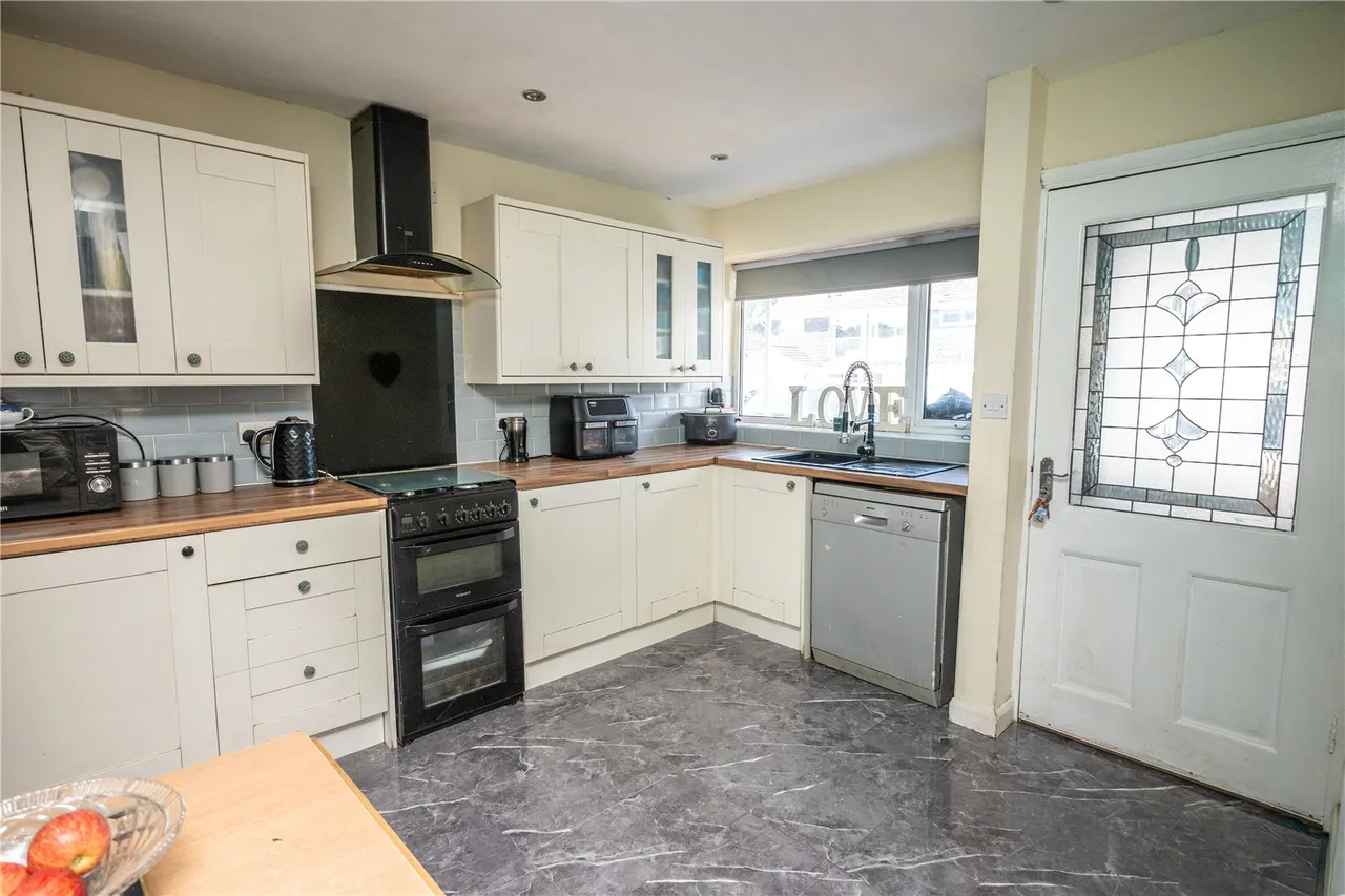 Spinney Close, Stourbridge, West Midlands, DY8 5LA, photo 4