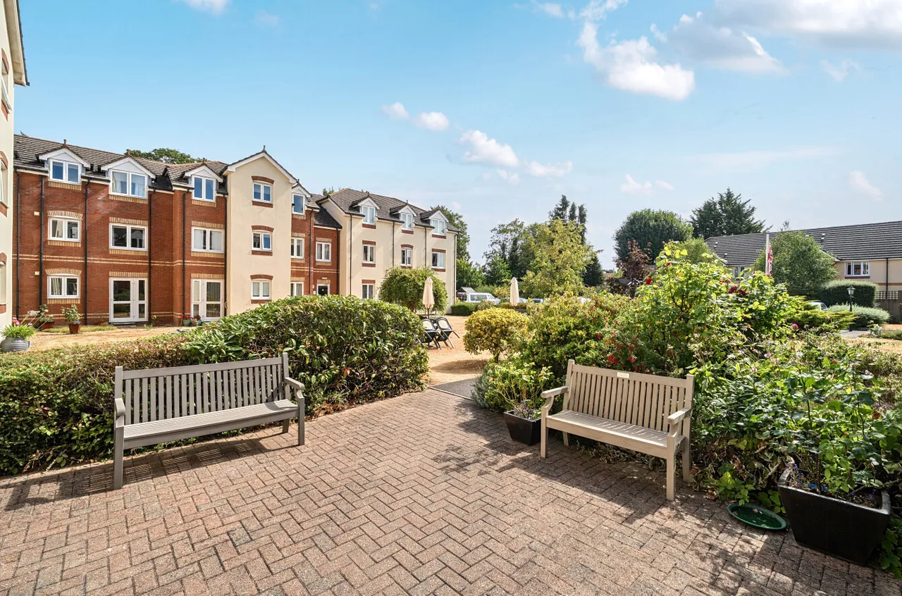 Ackender Road, Alton, GU34, photo 10