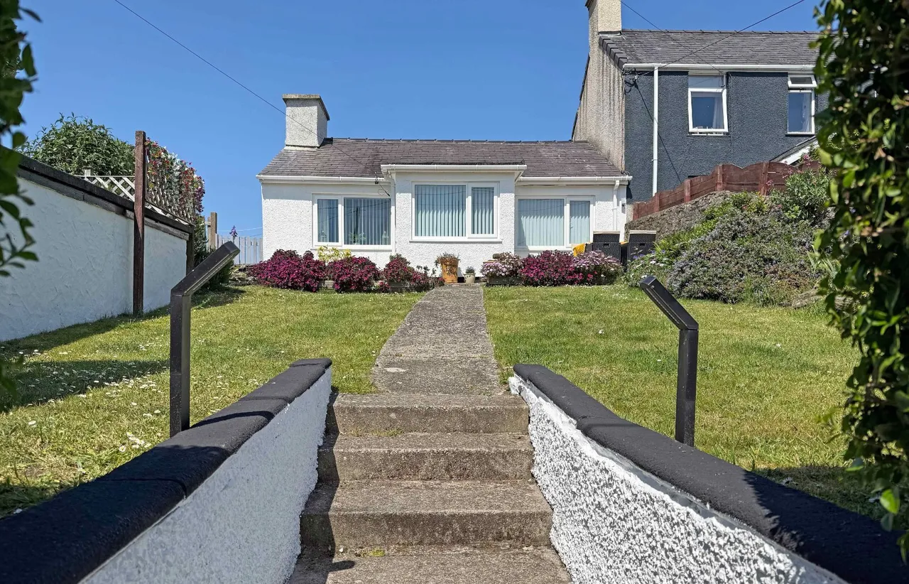 Llewelyn Street, Amlwch, photo 12