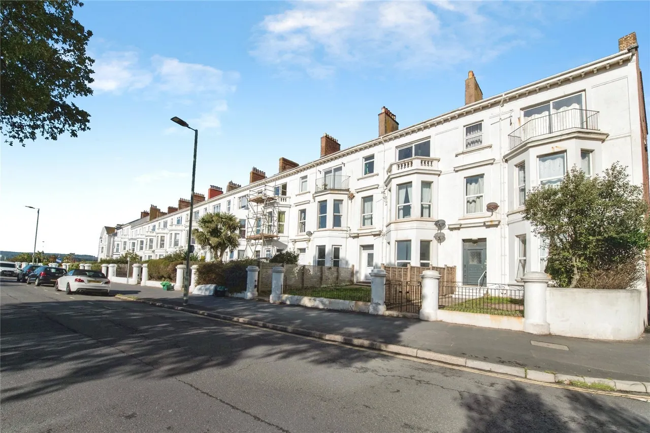 2 bed flat for sale, Alexandra Terrace, Exmouth, EX8