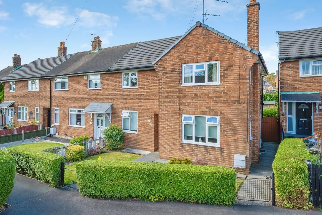 2 bed flat for sale — Round Thorn, Croft, Warrington, Cheshire, WA3