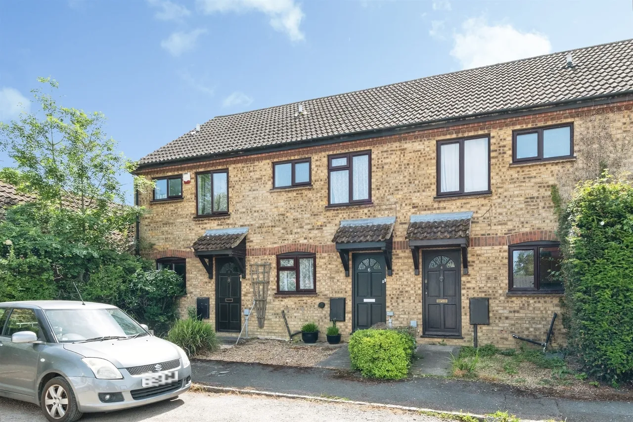 2 bed house for sale, Capel Close, Akeley, MK18