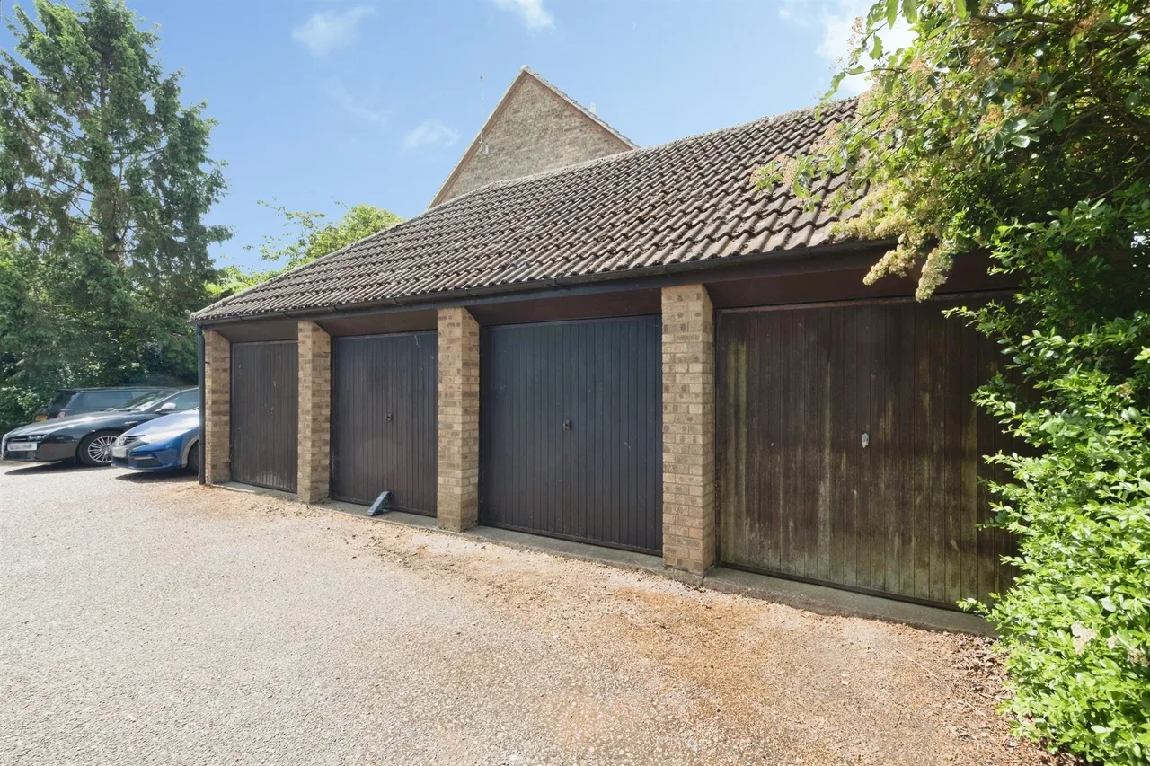 Capel Close, Akeley, MK18, photo 16