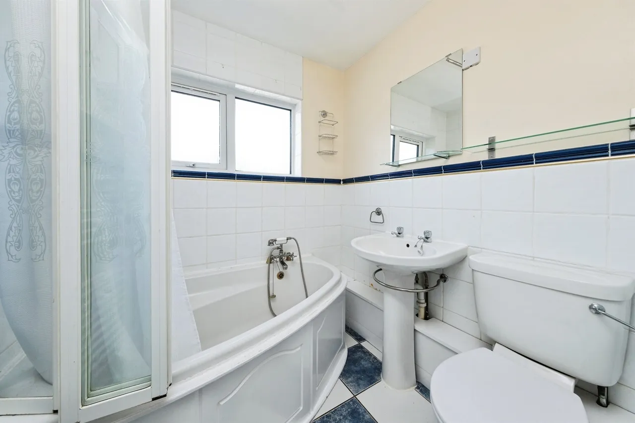 Capel Close, Akeley, MK18, photo 12