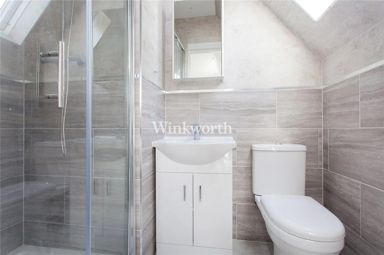 Finchley Road, London, NW11, photo 4