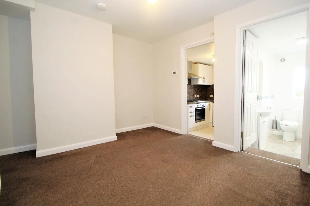 Totteridge Road, High Wycombe, HP13, photo 5
