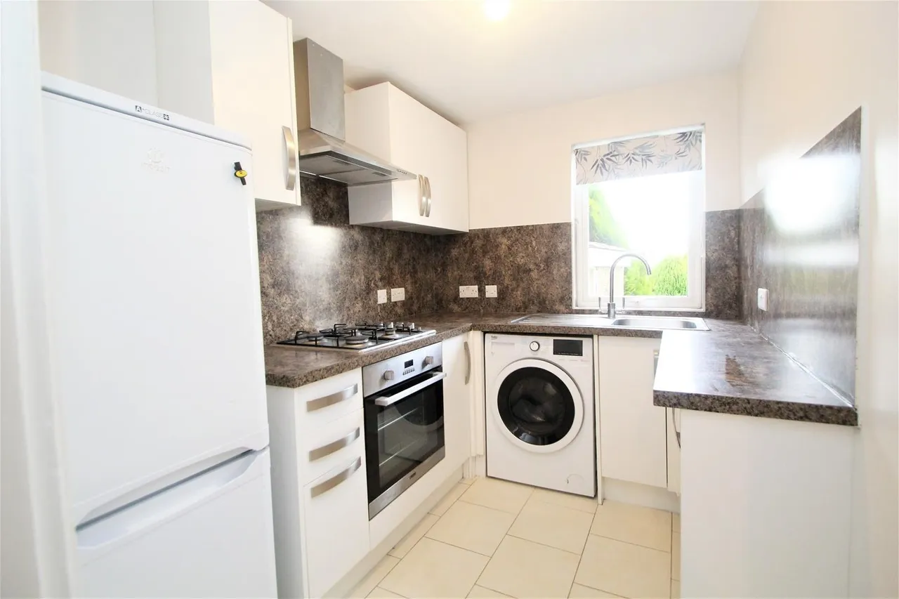 Totteridge Road, High Wycombe, HP13, photo 2