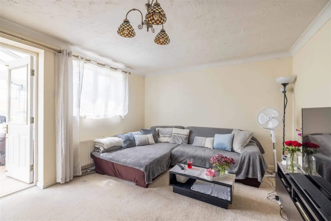The limes, Windsor, Berkshire, SL4 4US, photo 4