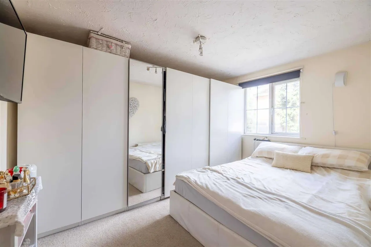 The limes, Windsor, Berkshire, SL4 4US, photo 8