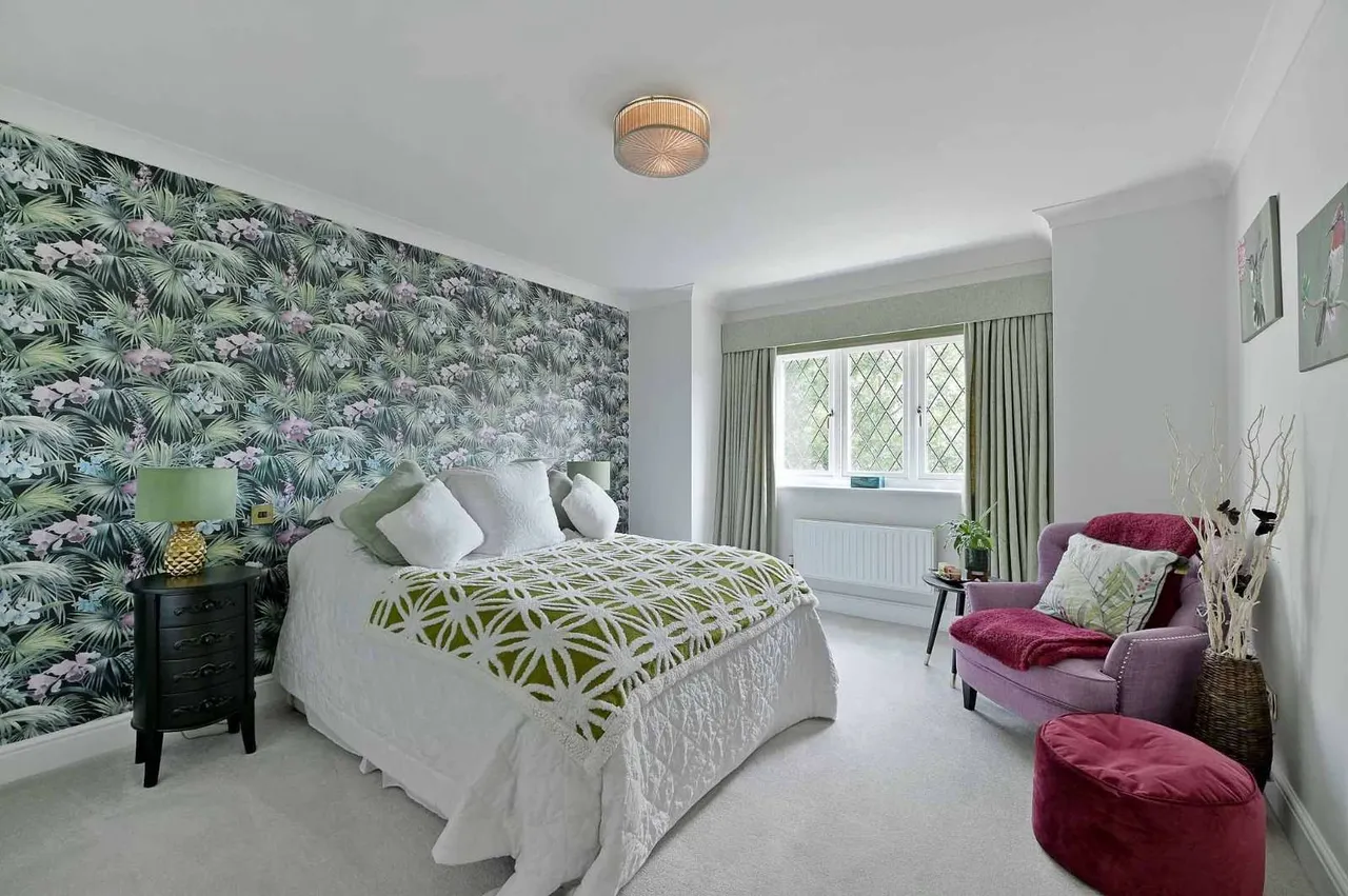 Harvest Hill Road, Maidenhead, Berkshire, SL6 2QQ, photo 12
