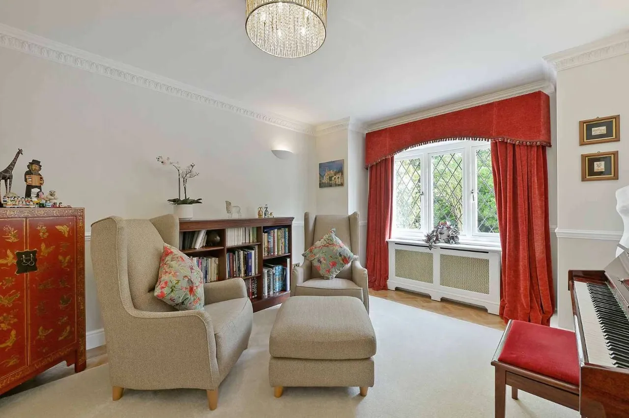 Harvest Hill Road, Maidenhead, Berkshire, SL6 2QQ, photo 4