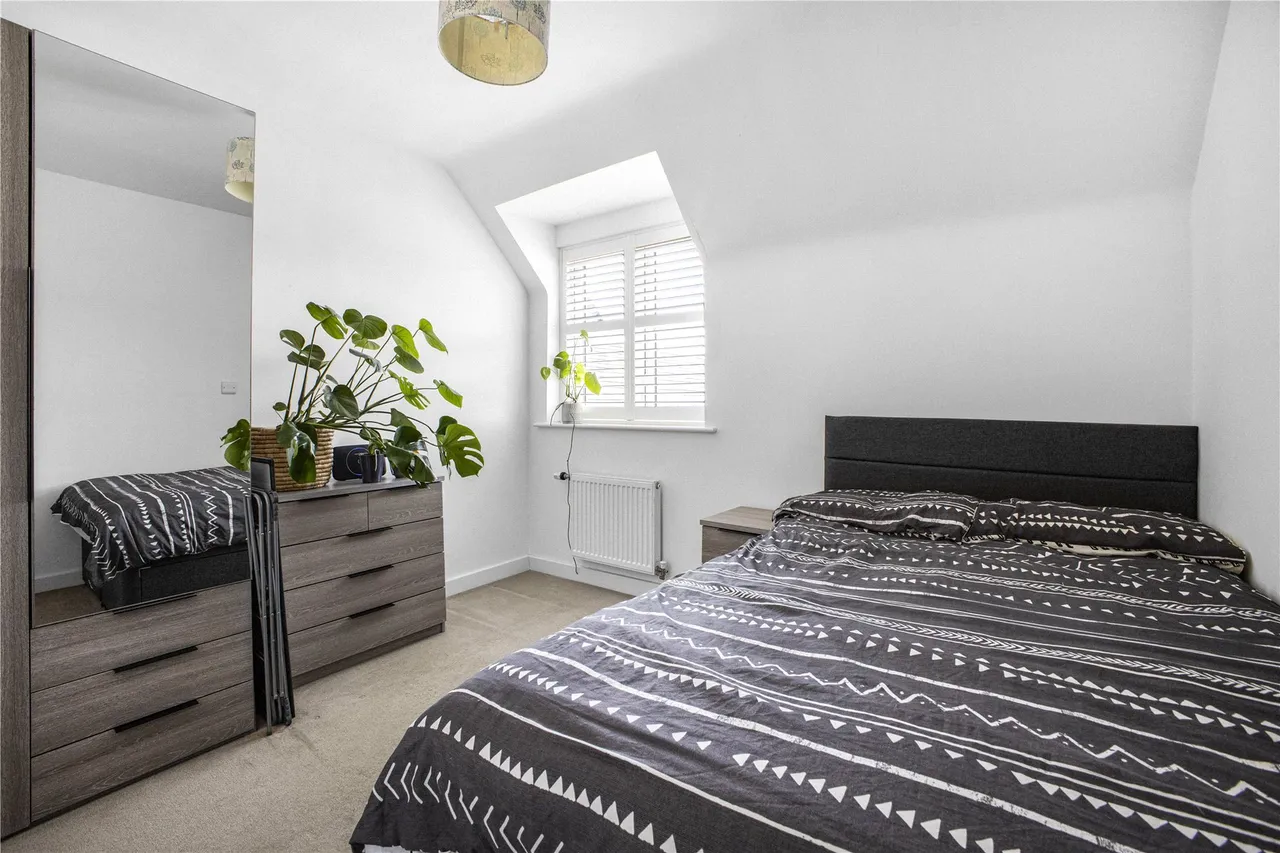 Brookwood Farm Drive, Knaphill, GU21, photo 8