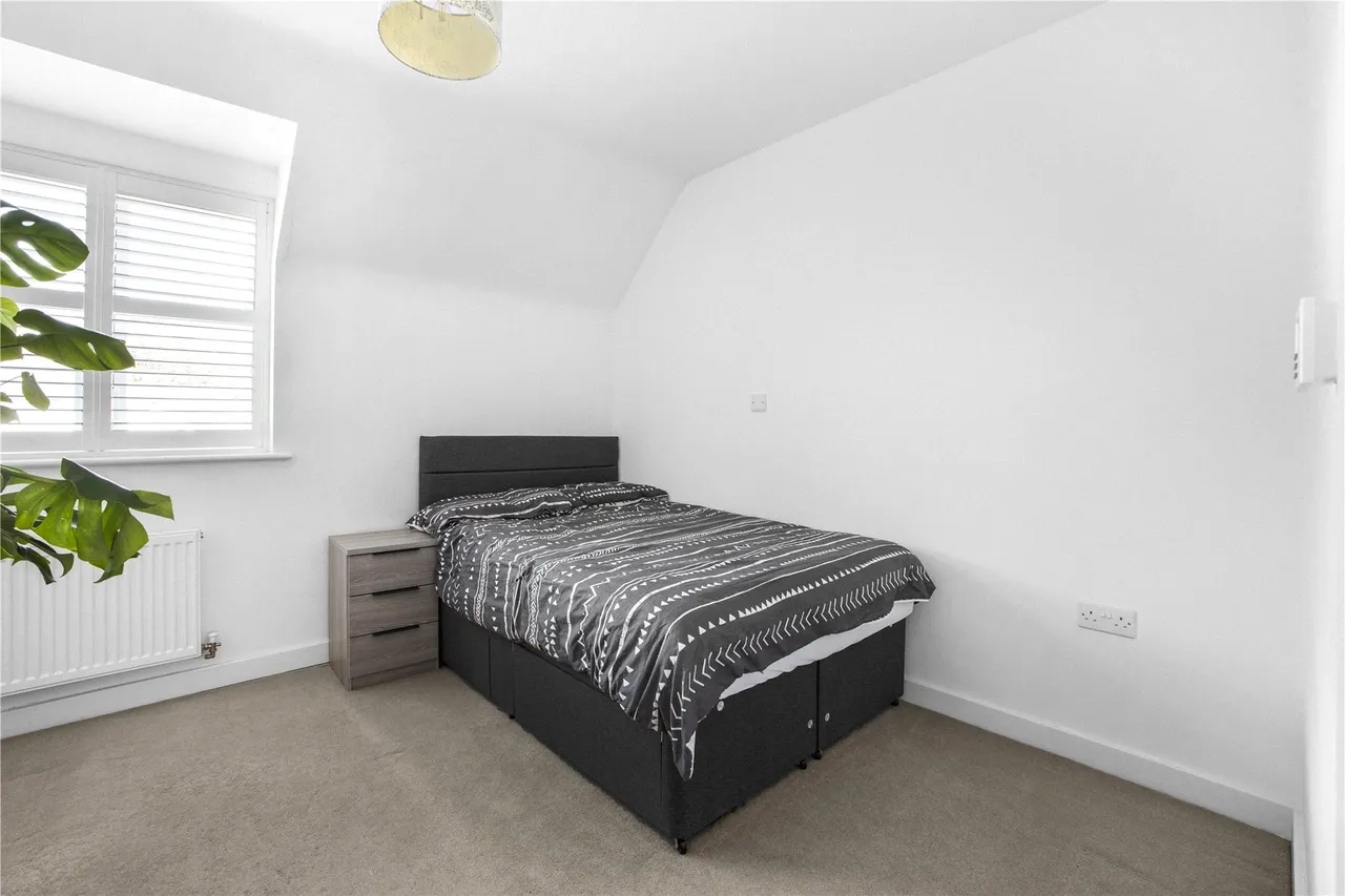 Brookwood Farm Drive, Knaphill, GU21, photo 7