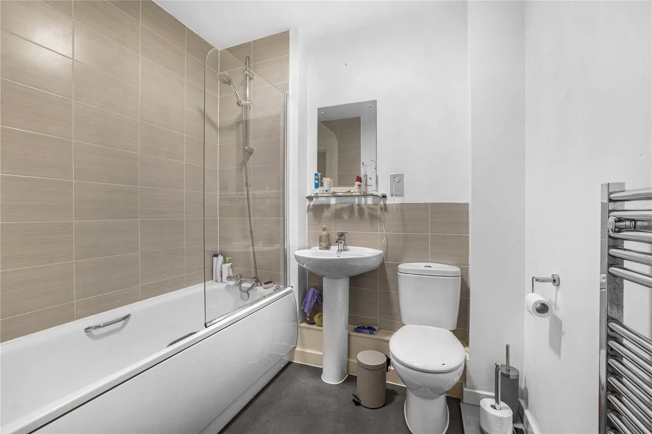 Brookwood Farm Drive, Knaphill, GU21, photo 12