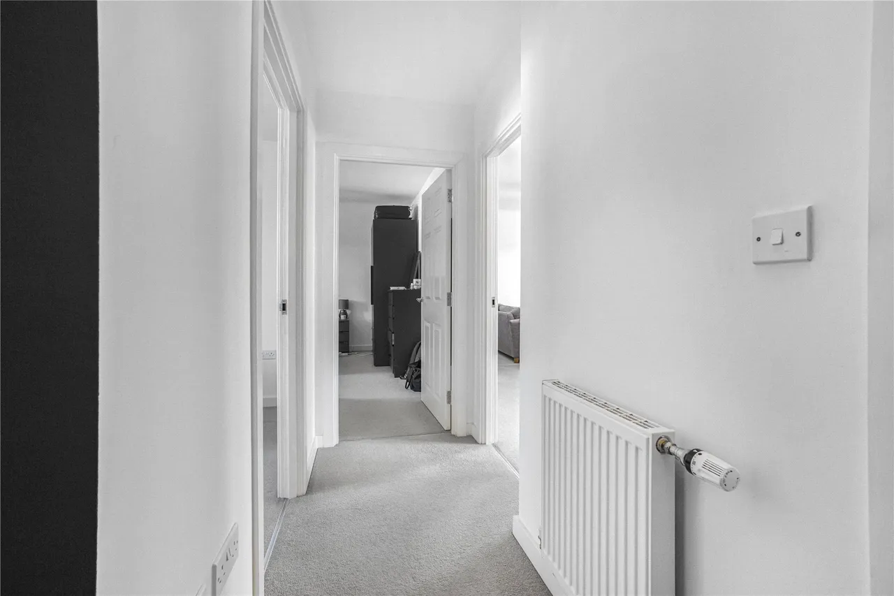 Brookwood Farm Drive, Knaphill, GU21, photo 13