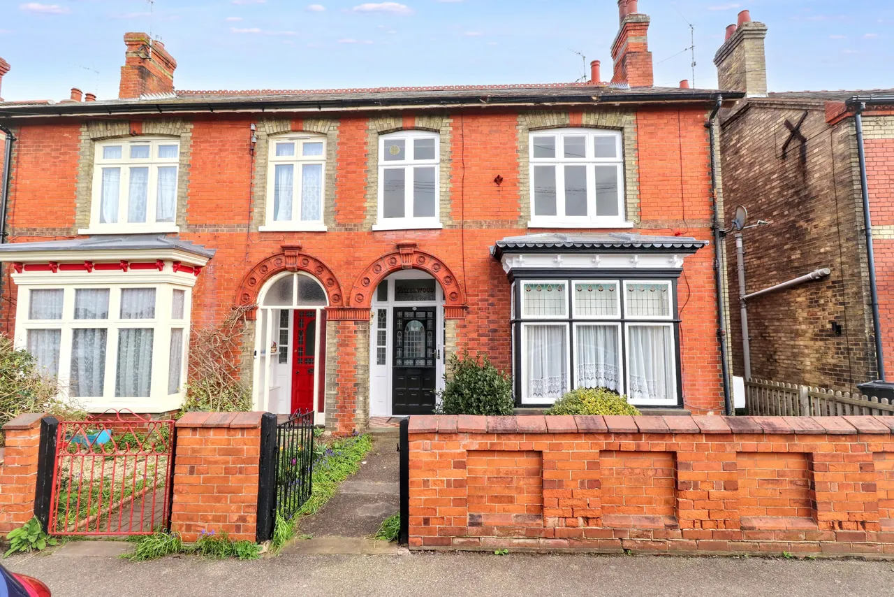2 bed flat for sale — Holland Road, Spalding, PE11