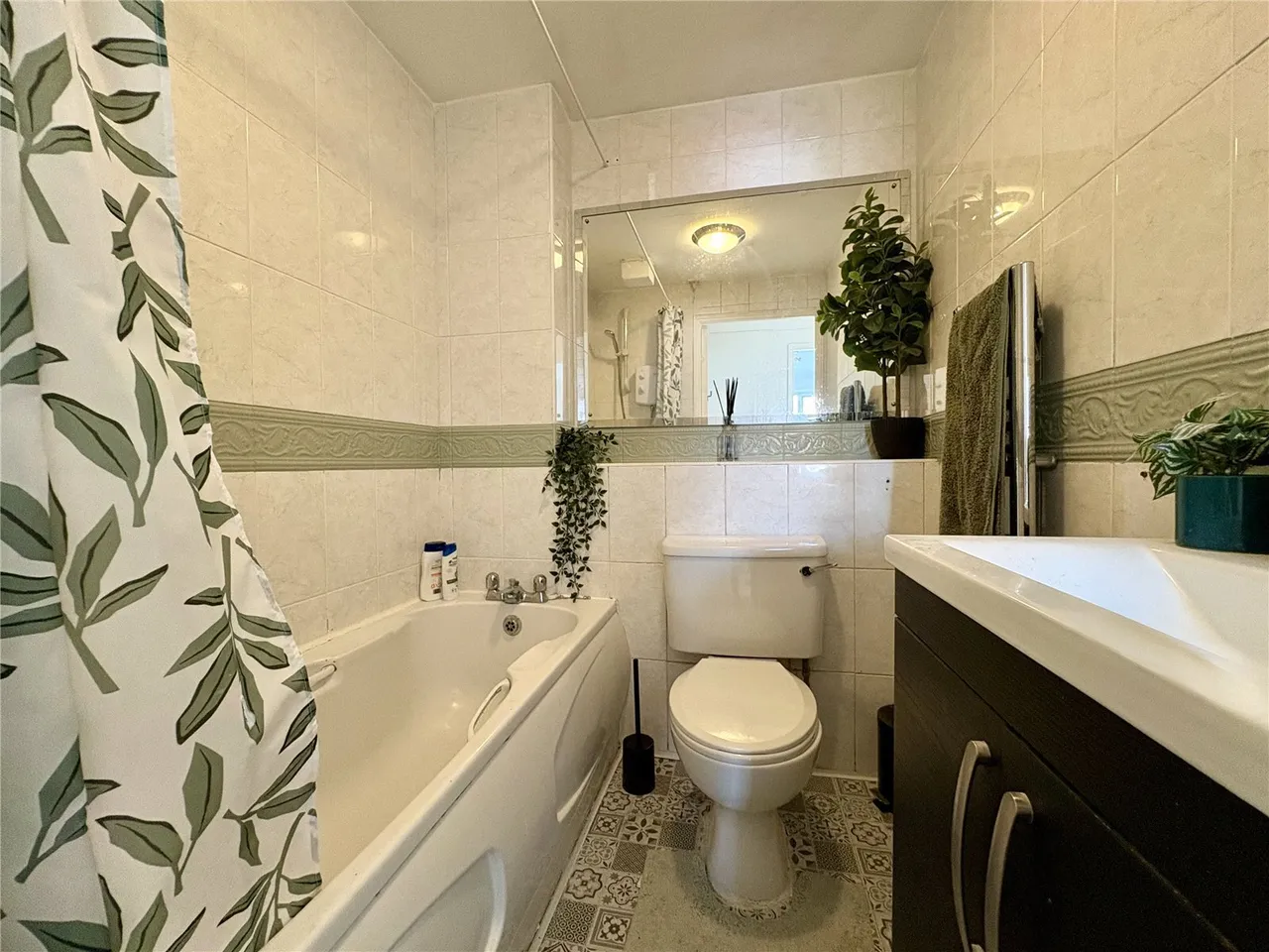 Lennox Close, Chafford Hundred, Grays, Essex, RM16, photo 10
