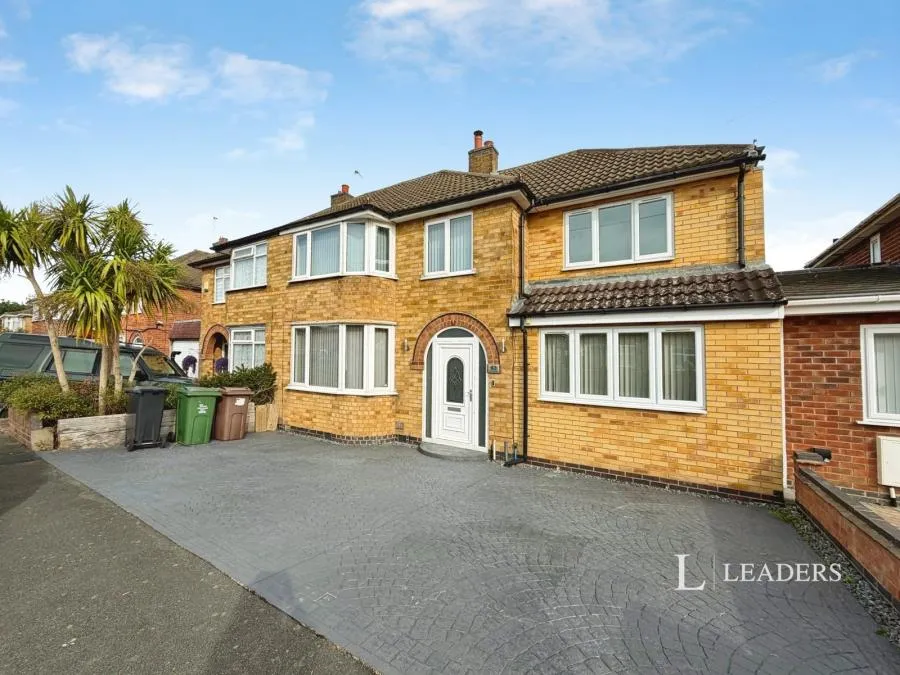 4 bed house to rent, Moorgate Avenue, Birstall, LE4
