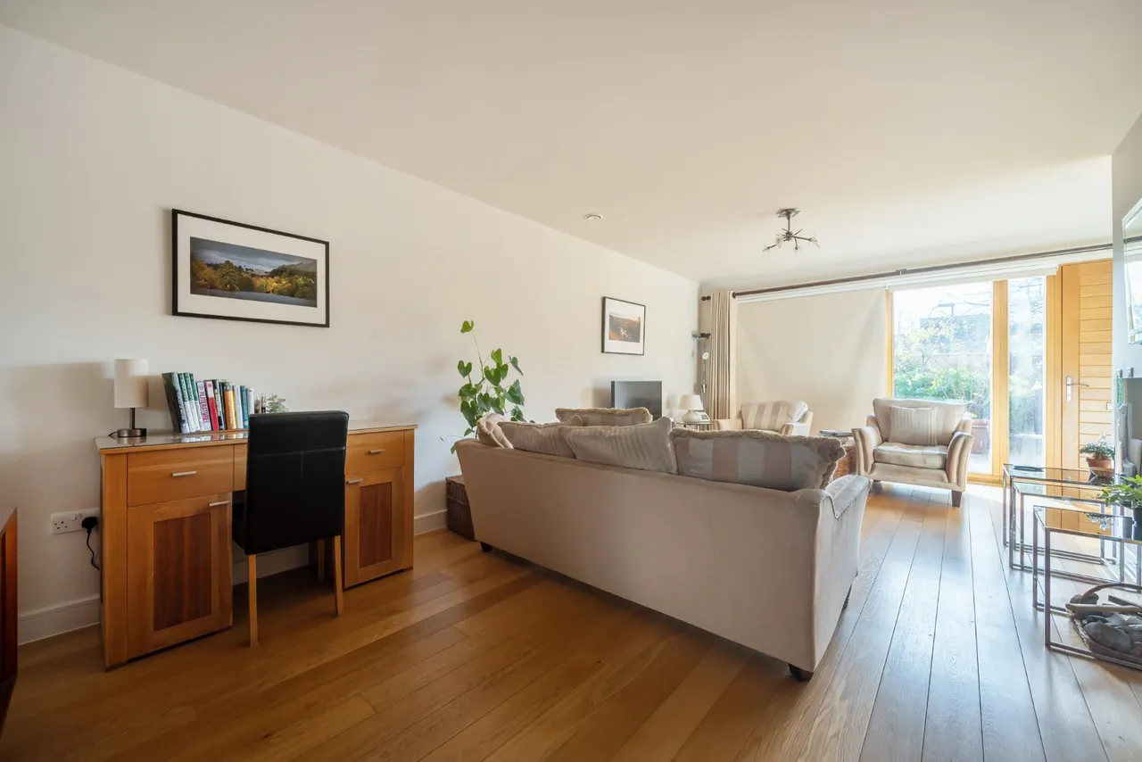 Cliveden Gages, Taplow, SL6, photo 19