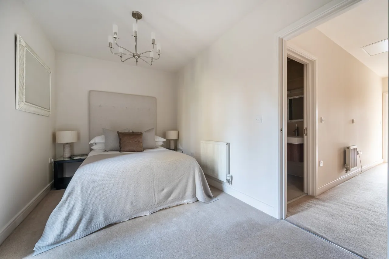 Cliveden Gages, Taplow, SL6, photo 17