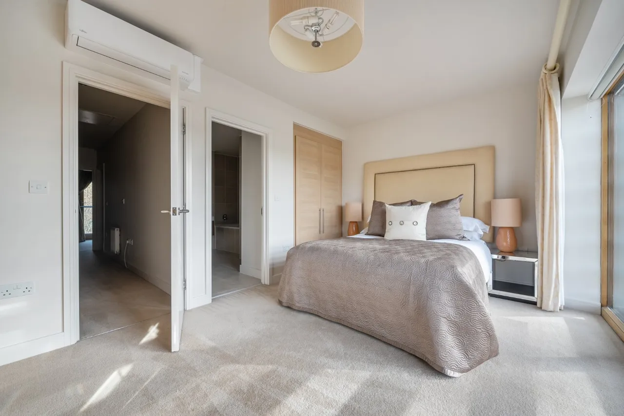 Cliveden Gages, Taplow, SL6, photo 15