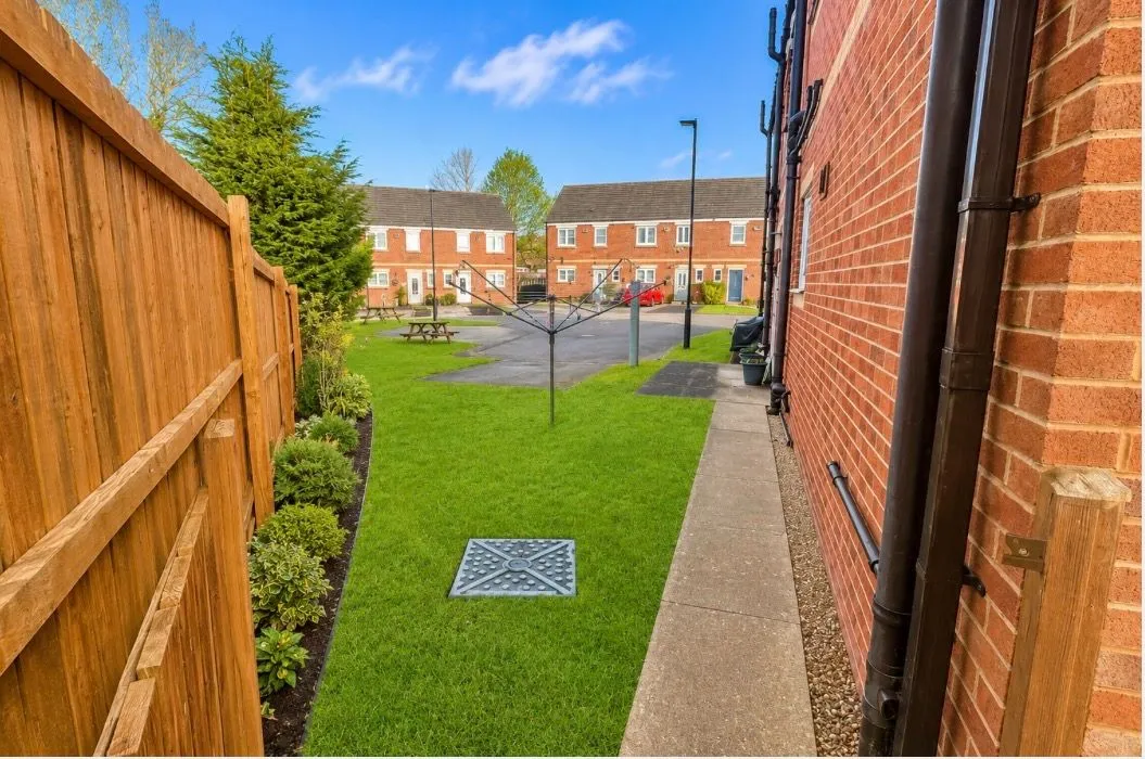 Greengate Court, High Green, S35, photo 9