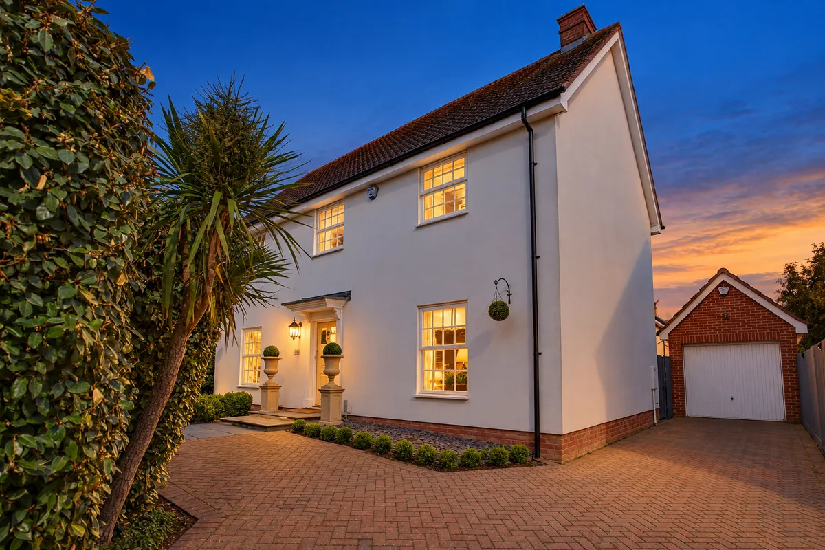 4 bed house for sale, Warwick Road, Dunmow, CM6