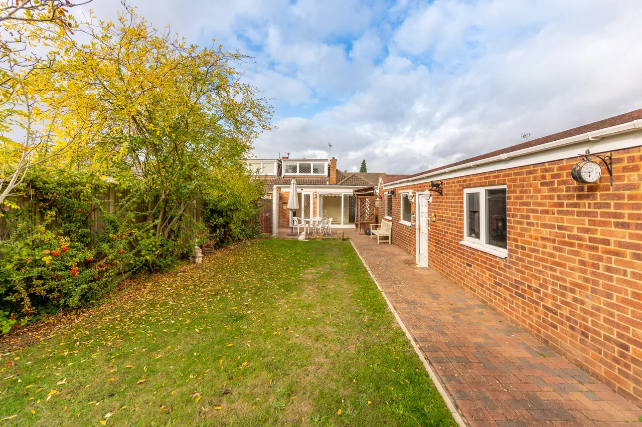 Slough, SL3, photo 15