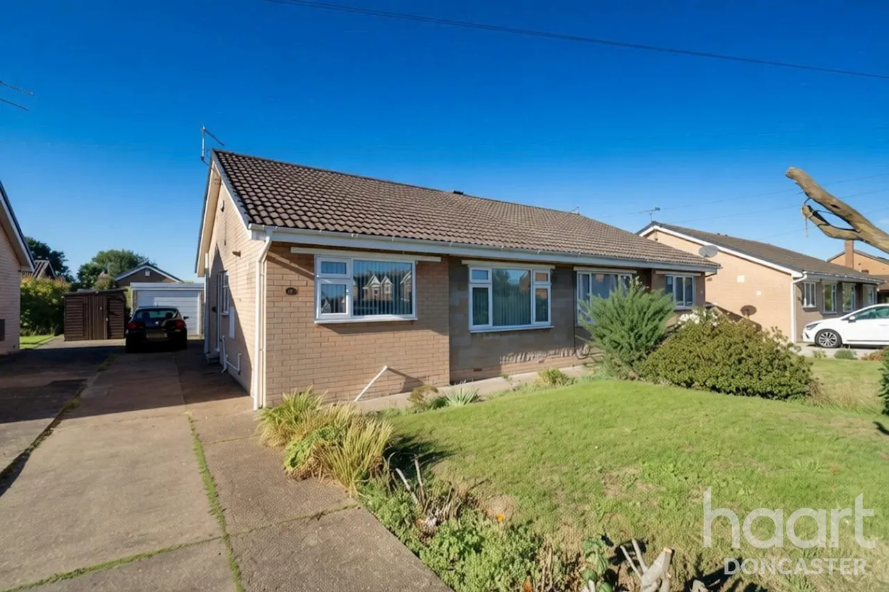 2 bed house for sale, St Marys Road, Dunsville, DN7
