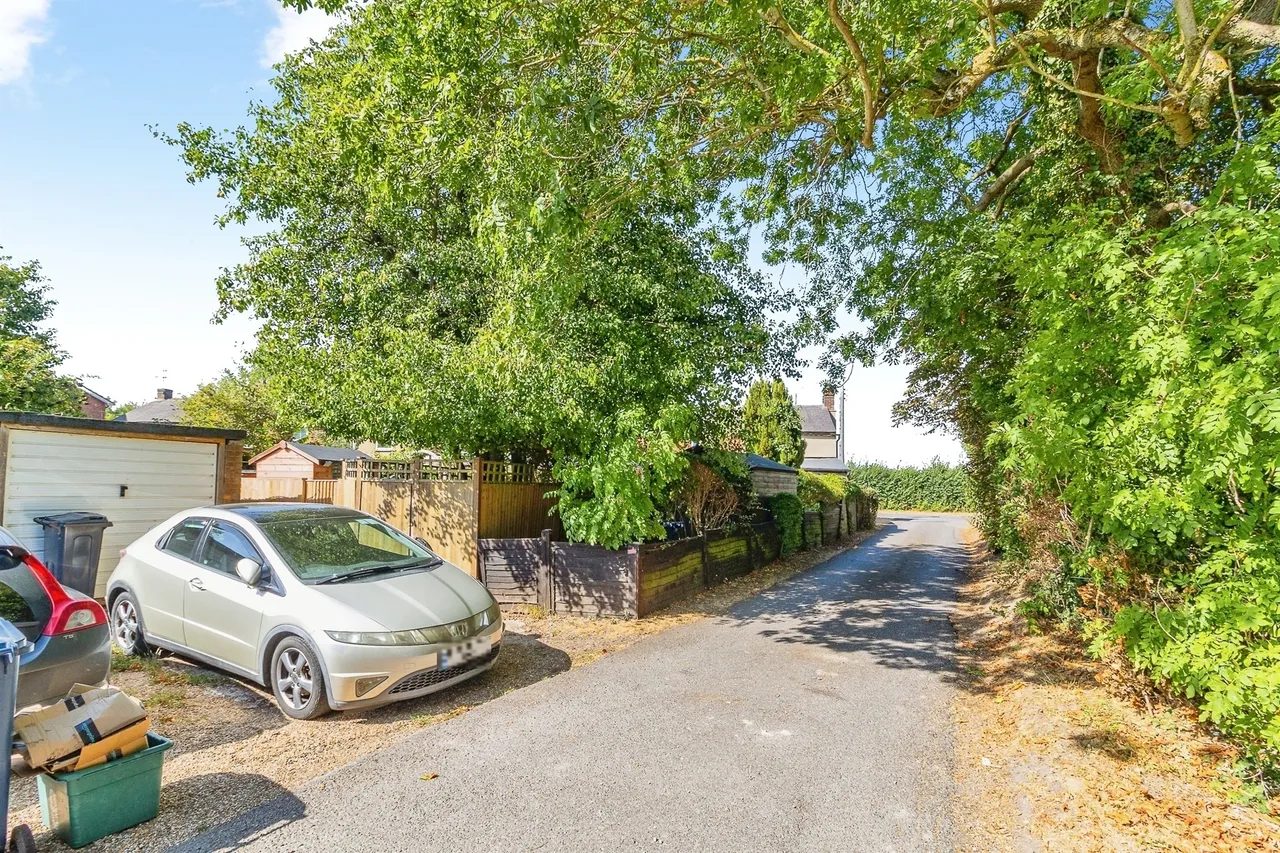 Chalkshire Cottages, Butlers Cross, HP17, photo 23