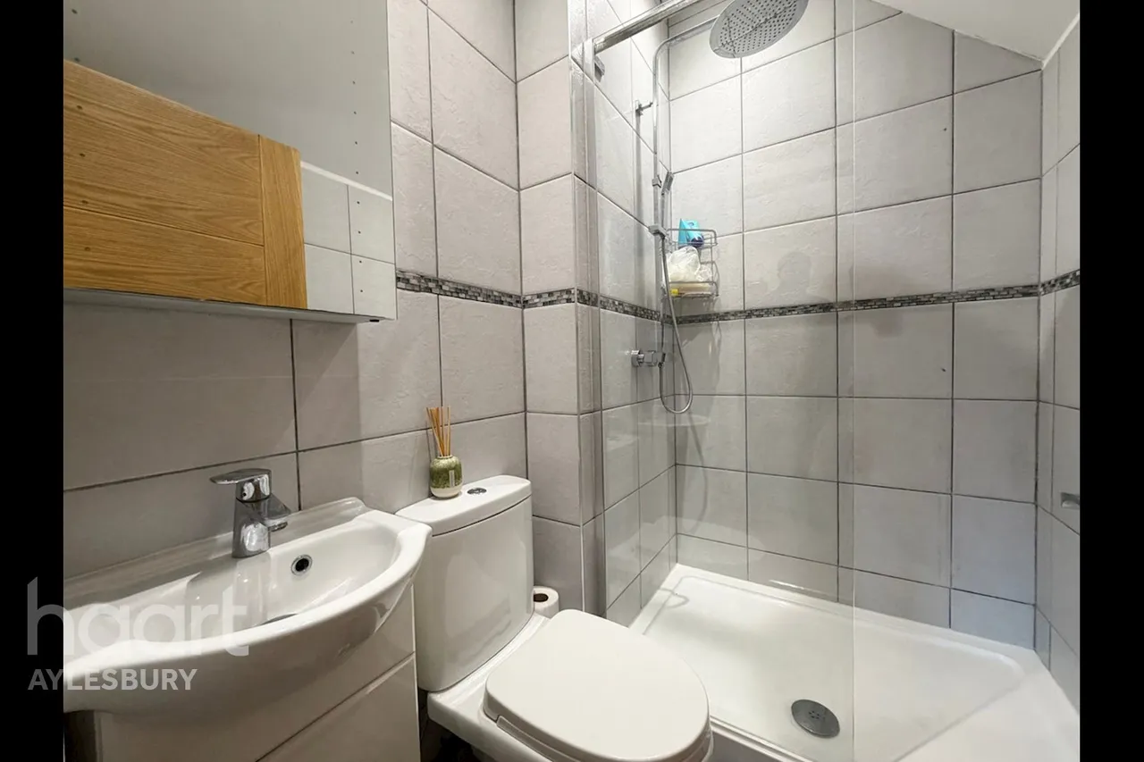 High Street, Aylesbury, HP22, photo 7