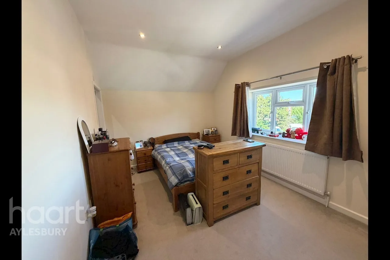High Street, Aylesbury, HP22, photo 8