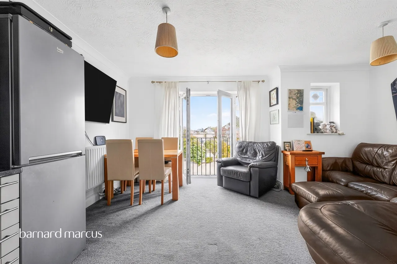 Ruxley Lane, Epsom, KT19, photo 2