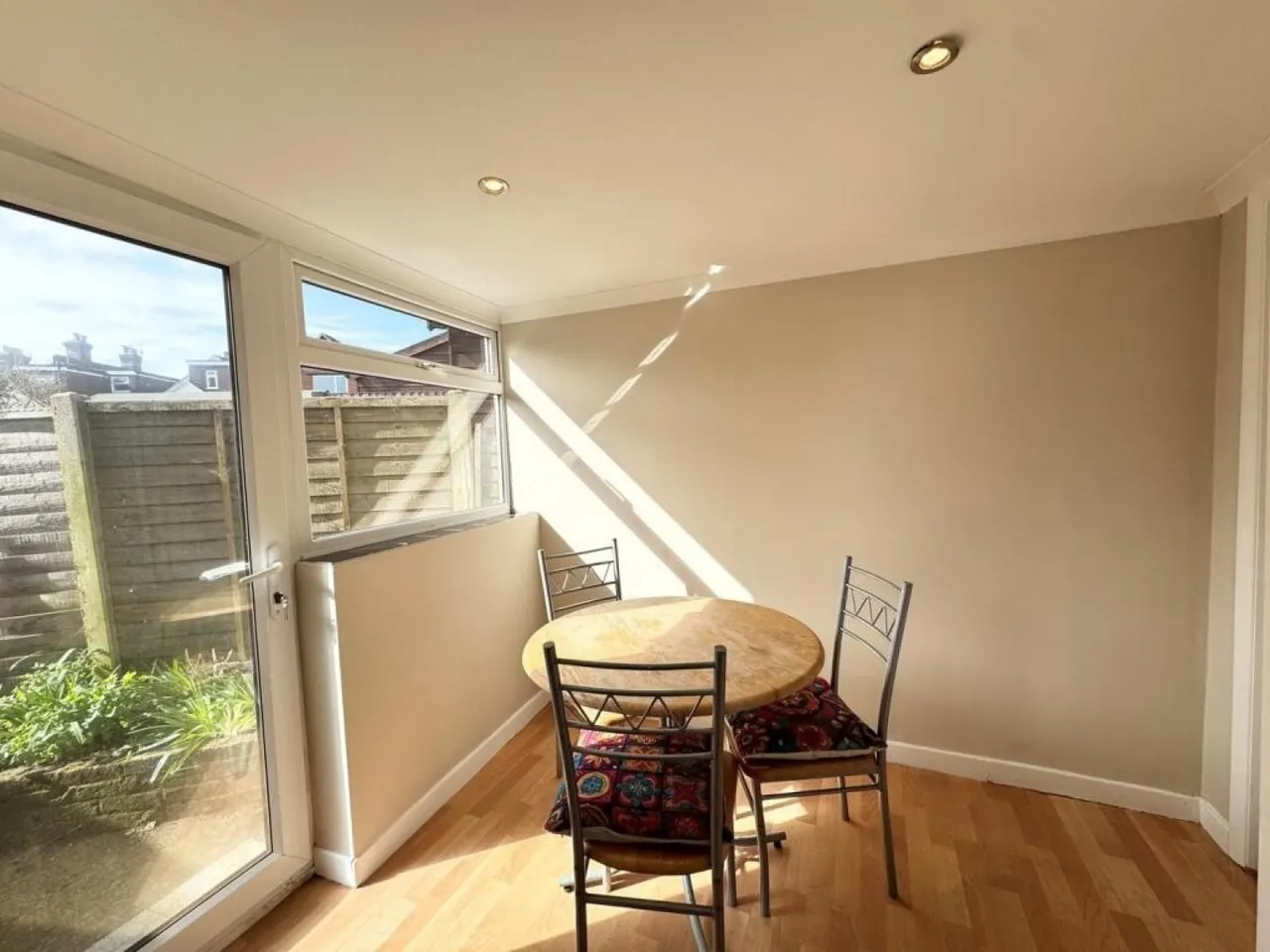 Stoughton Road, Guildford, photo 8